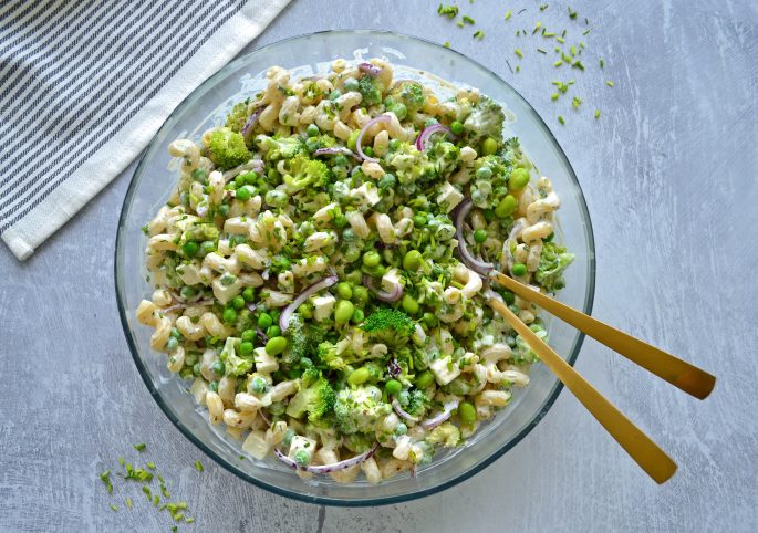 Opskrift på grøn pastasalat med broccoli og ærter