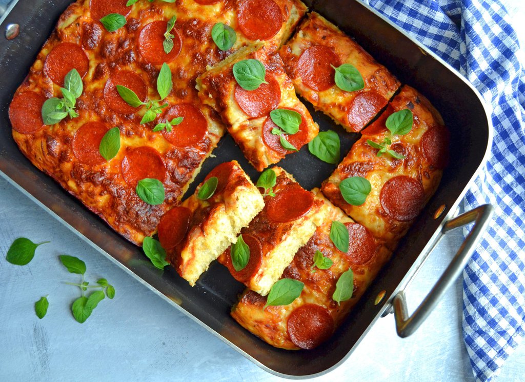 Pizza focaccia – lækker pizza med tyk bund.